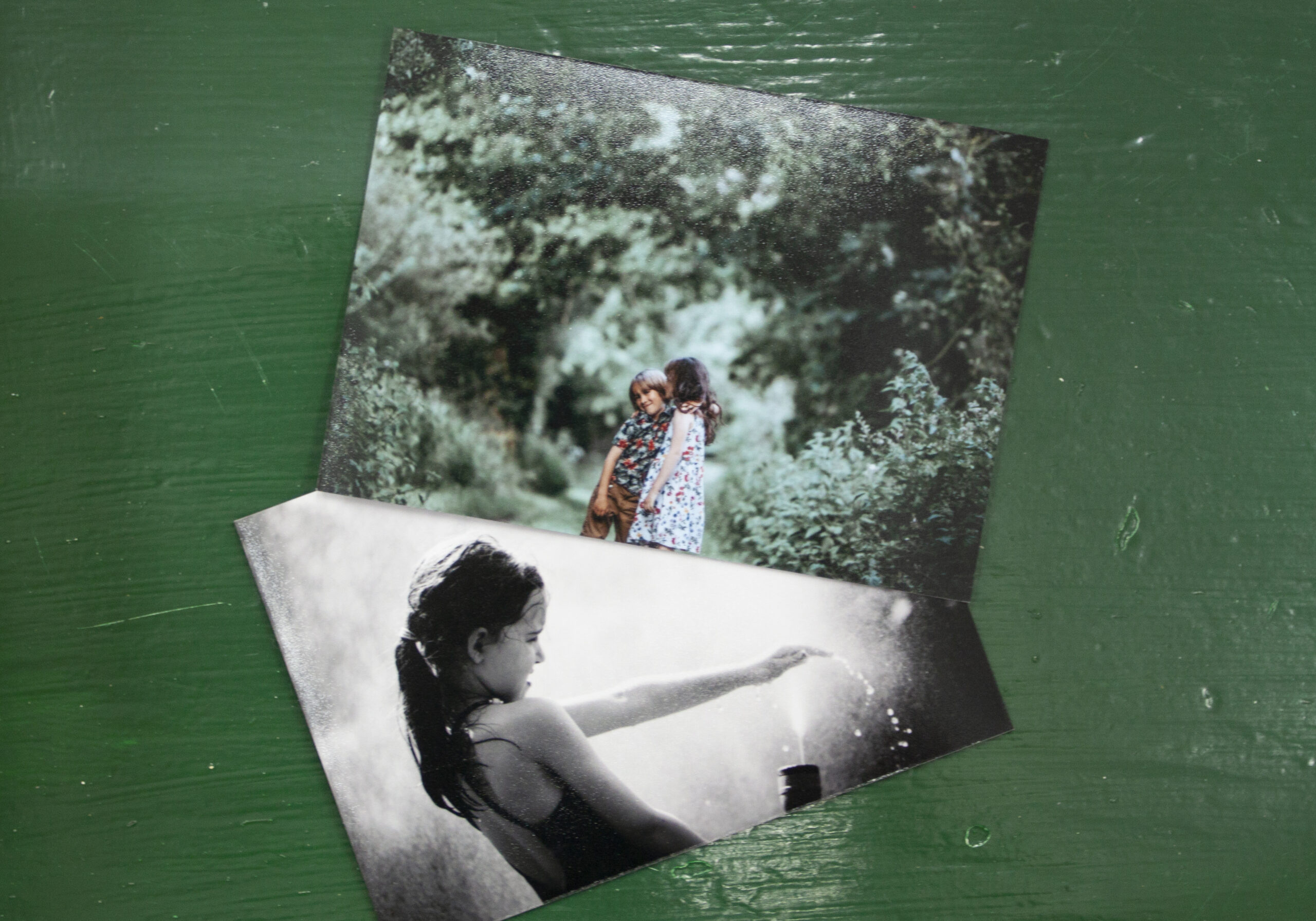 Images printed on lustre photo magnets